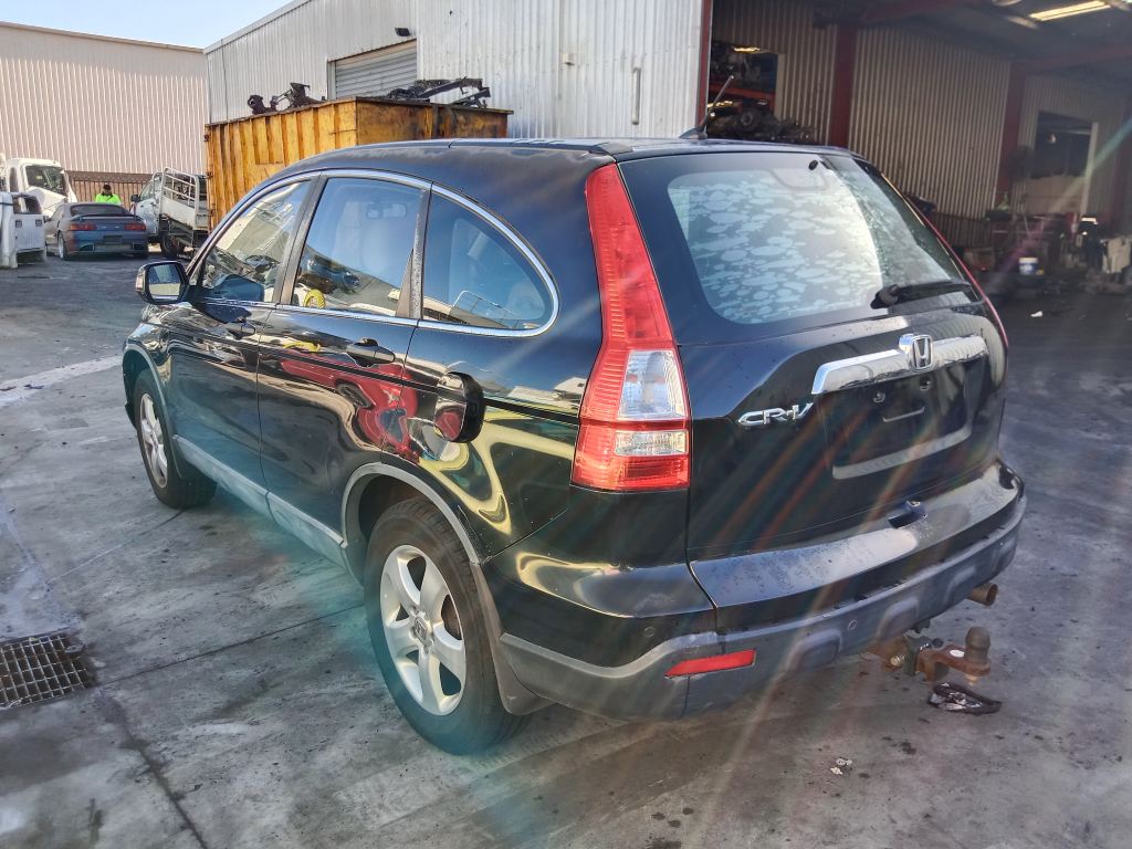 P5736 - Honda CRV 2007 Black Wrecking - Image 14