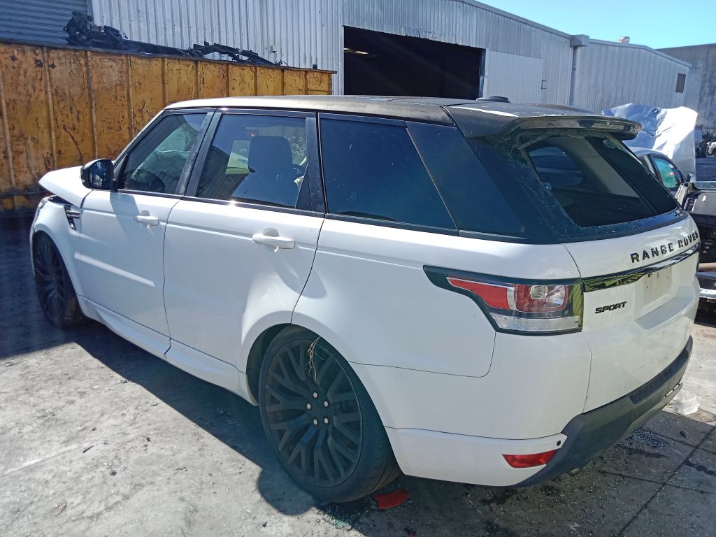 P5737 - Land Rover Range Rover Sport 2016 White Wrecking - Image 11