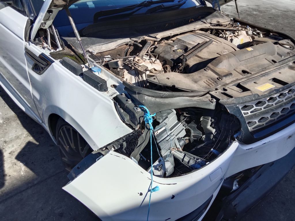 P5737 - Land Rover Range Rover Sport 2016 White Wrecking - Image 15