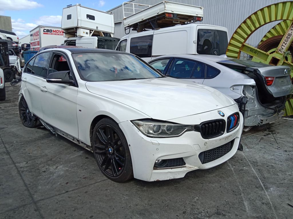 P5739 - BMW 3 Series F30 2013 White Wrecking - Image 16