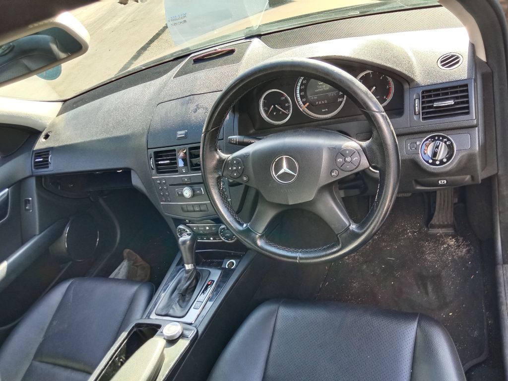 P5740 - Mercedes-Benz C-Class C220 2008 Gold Wrecking - Image 3