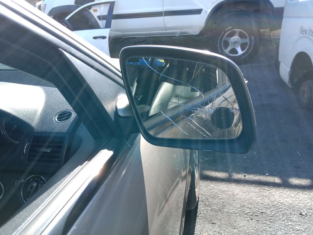 P5740 - Mercedes-Benz C-Class C220 2008 Gold Wrecking - Image 7