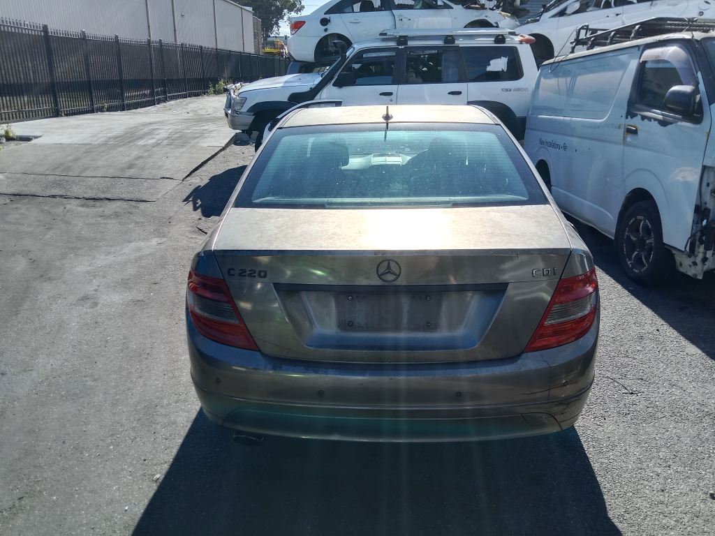 P5740 - Mercedes-Benz C-Class C220 2008 Gold Wrecking - Image 14