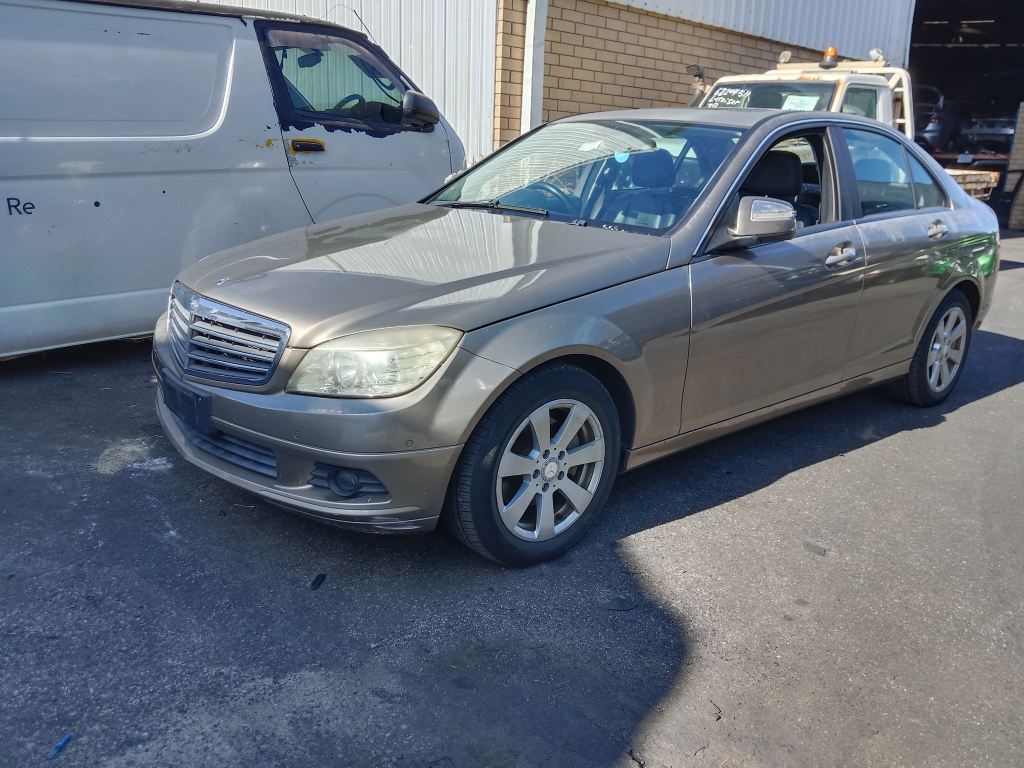 P5740 - Mercedes-Benz C-Class C220 2008 Gold Wrecking - Image 16