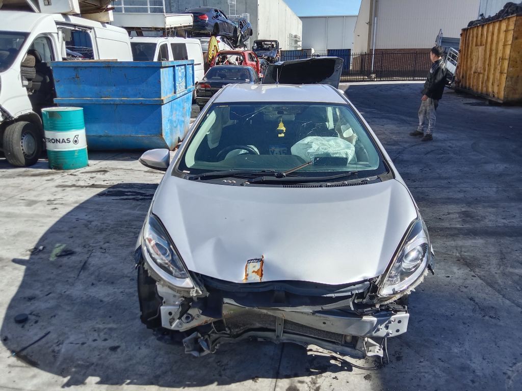 P5741 - Toyota Prius C 2017 Silver Wrecking