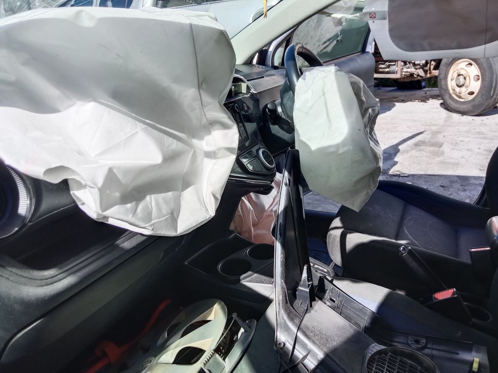 P5741 - Toyota Prius C 2017 Silver Wrecking - Image 4