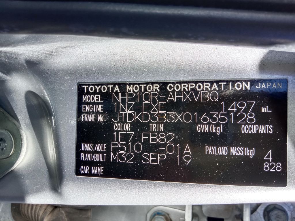 P5741 - Toyota Prius C 2017 Silver Wrecking - Image 6