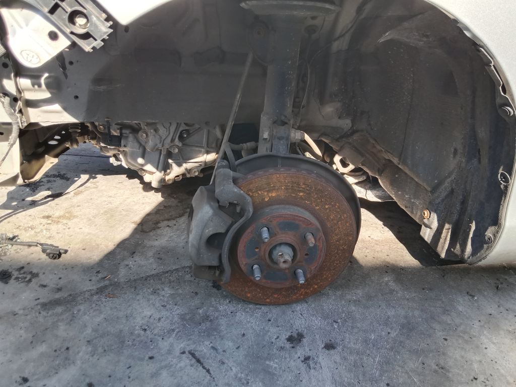 P5741 - Toyota Prius C 2017 Silver Wrecking - Image 9
