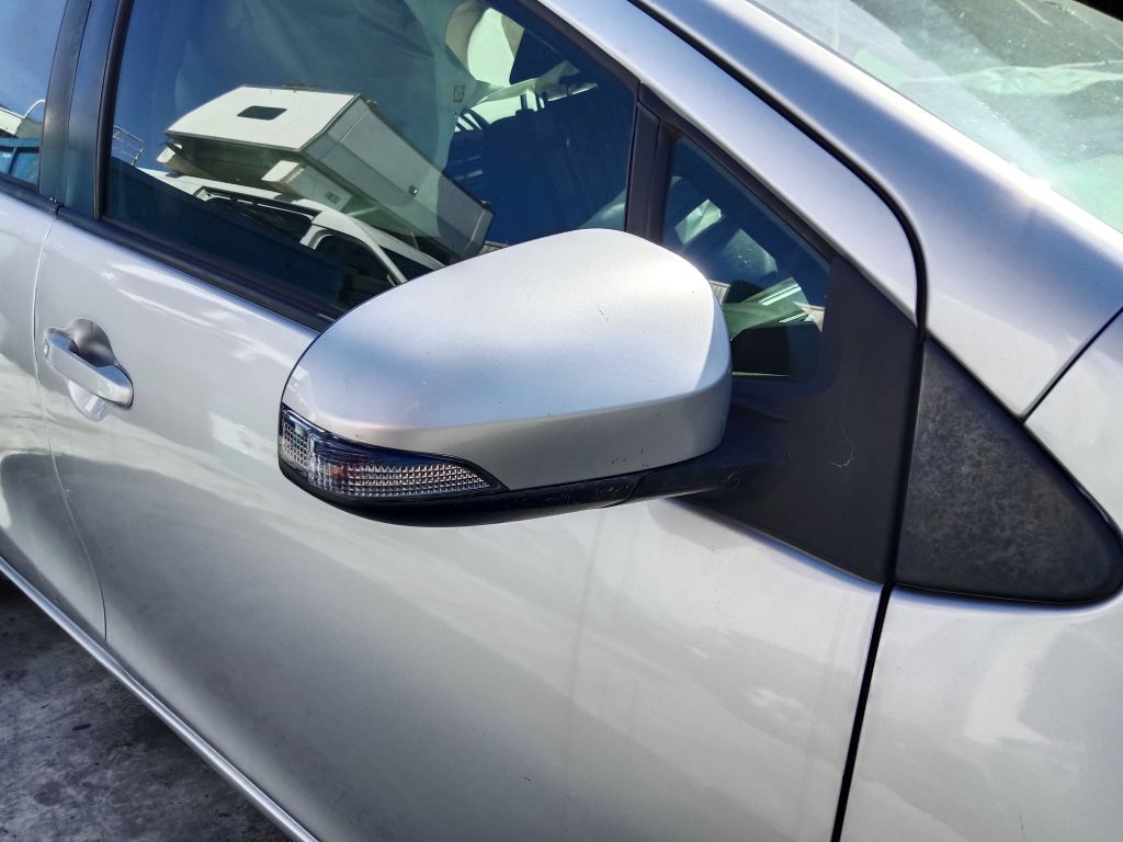 P5741 - Toyota Prius C 2017 Silver Wrecking - Image 11