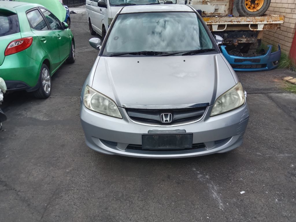 P5744 - Honda Civic 2002 Silver Wrecking