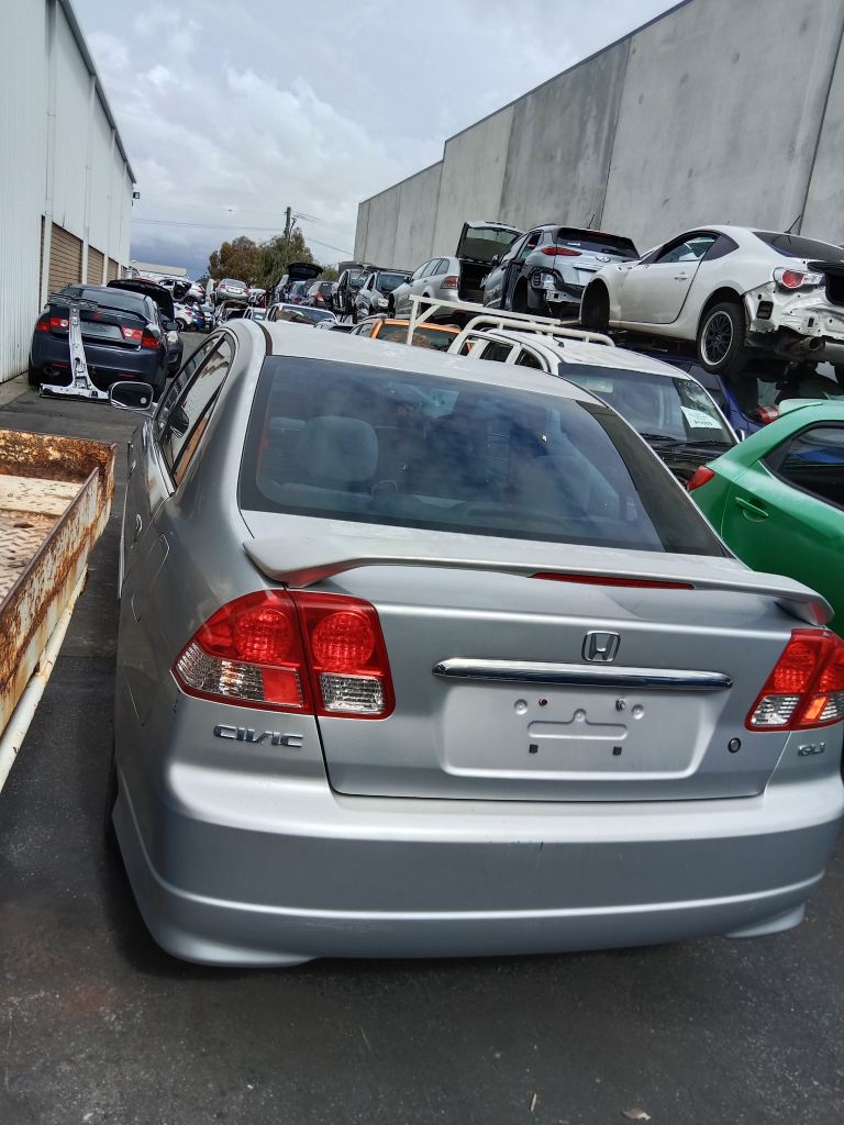 P5744 - Honda Civic 2002 Silver Wrecking - Image 6
