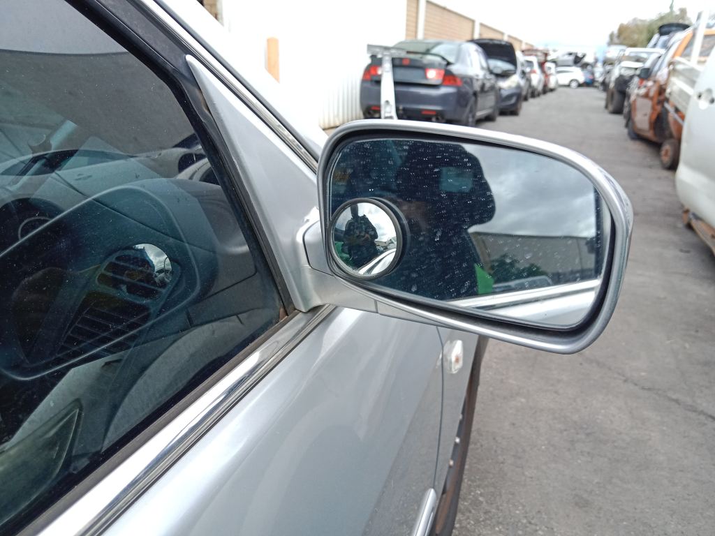 P5744 - Honda Civic 2002 Silver Wrecking - Image 9