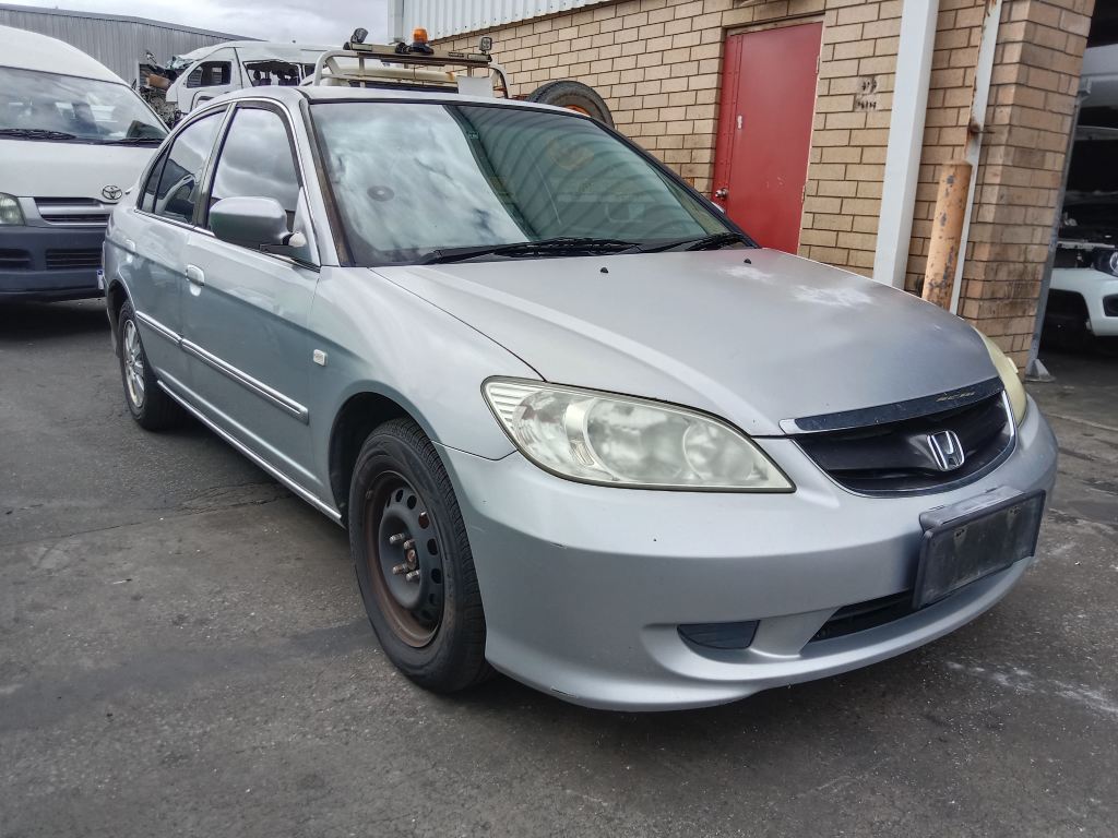 P5744 - Honda Civic 2002 Silver Wrecking - Image 13