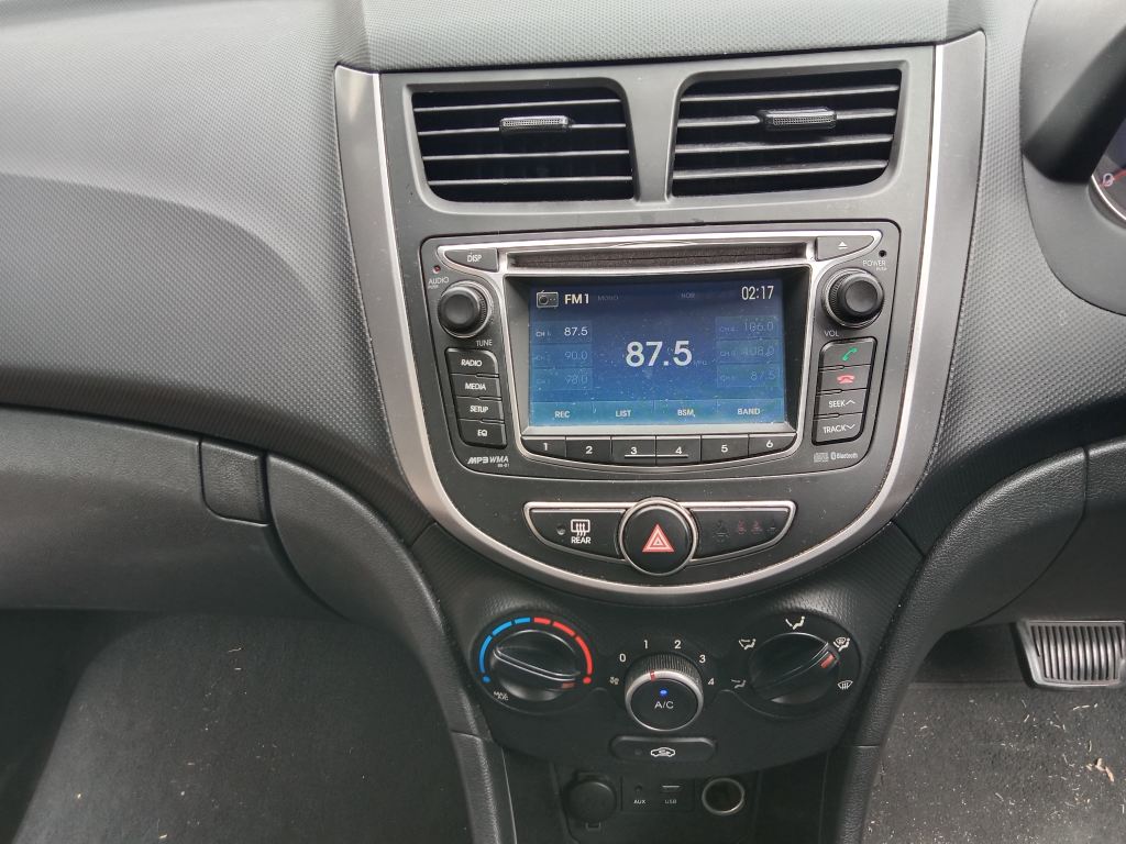 P5746 - Hyundai accent hatchback 2015 Silver Wrecking - Image 3