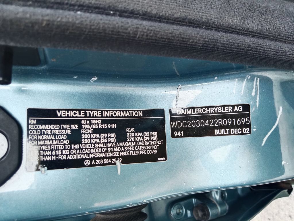 P5748 - Mercedes-Benz C200 2003 Blue Wrecking - Image 11