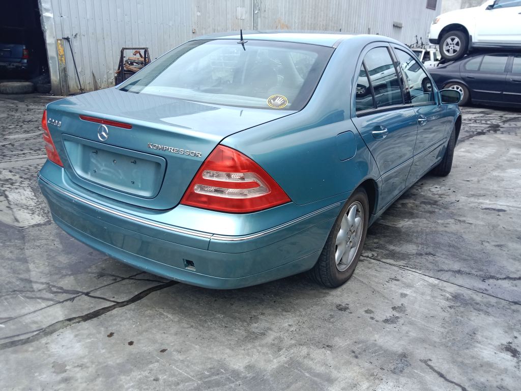 P5748 - Mercedes-Benz C200 2003 Blue Wrecking - Image 14