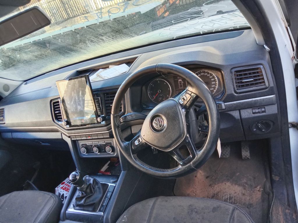 P5750 - Volkswagen Amarok 2017 White Wrecking - Image 4