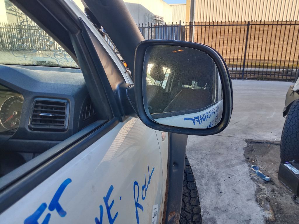 P5750 - Volkswagen Amarok 2017 White Wrecking - Image 8