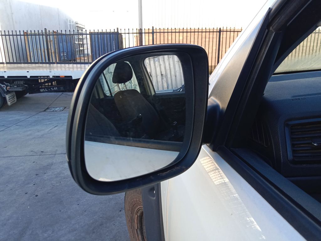 P5750 - Volkswagen Amarok 2017 White Wrecking - Image 10