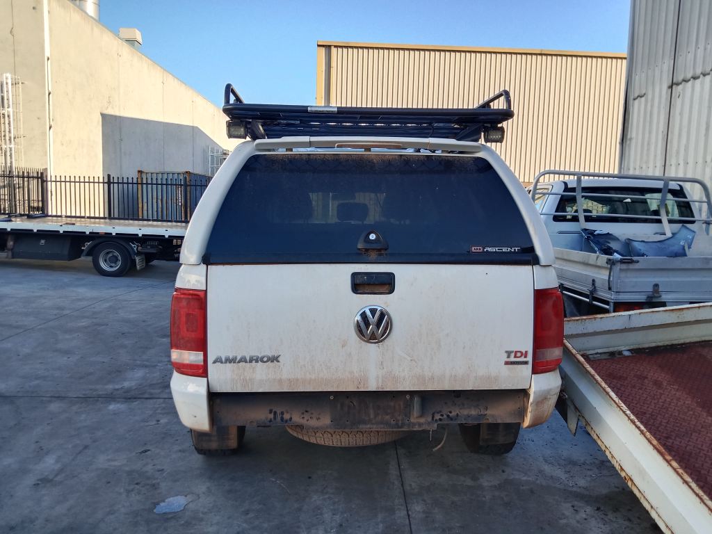 P5750 - Volkswagen Amarok 2017 White Wrecking - Image 14