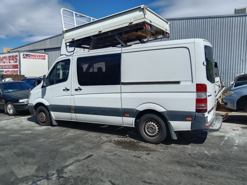P5752 - Mercedes-Benz Sprinter Van 2006 White Wrecking - Image 7