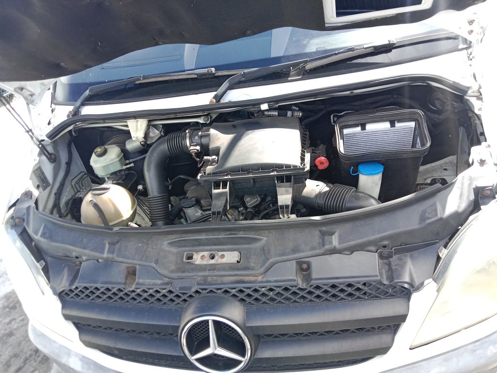 P5752 - Mercedes-Benz Sprinter Van 2006 White Wrecking - Image 16