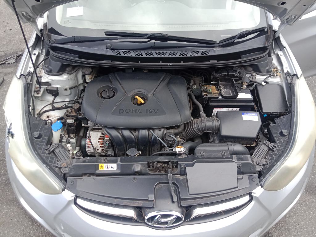 P5753 - Hyundai Elantra 2011 Silver Wrecking - Image 2