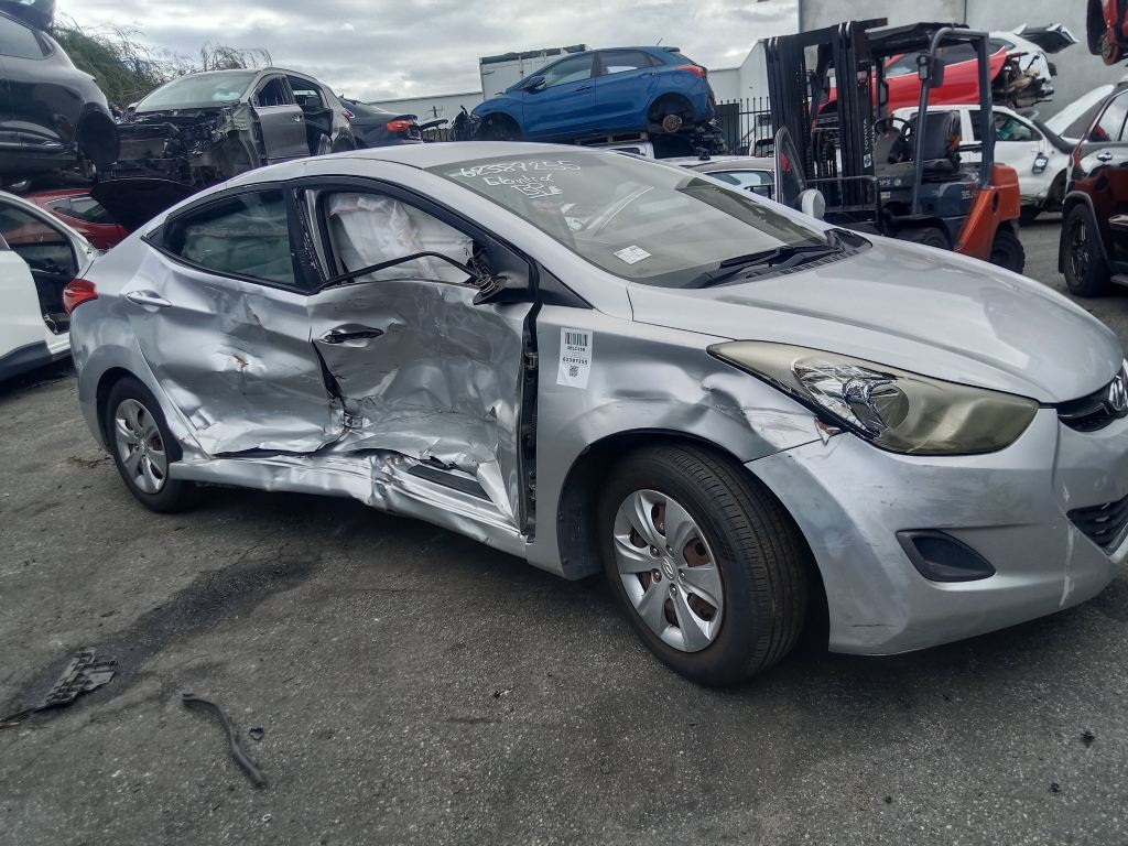 P5753 - Hyundai Elantra 2011 Silver Wrecking - Image 3