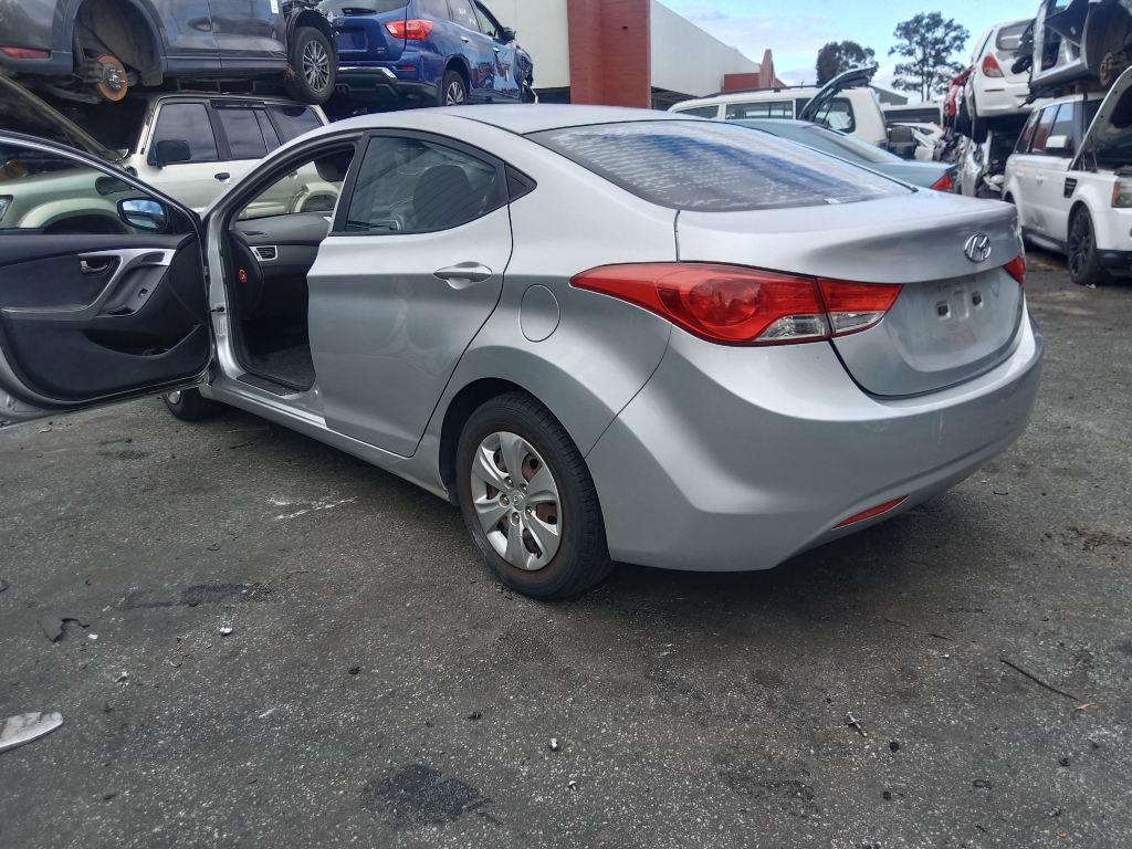 P5753 - Hyundai Elantra 2011 Silver Wrecking - Image 6