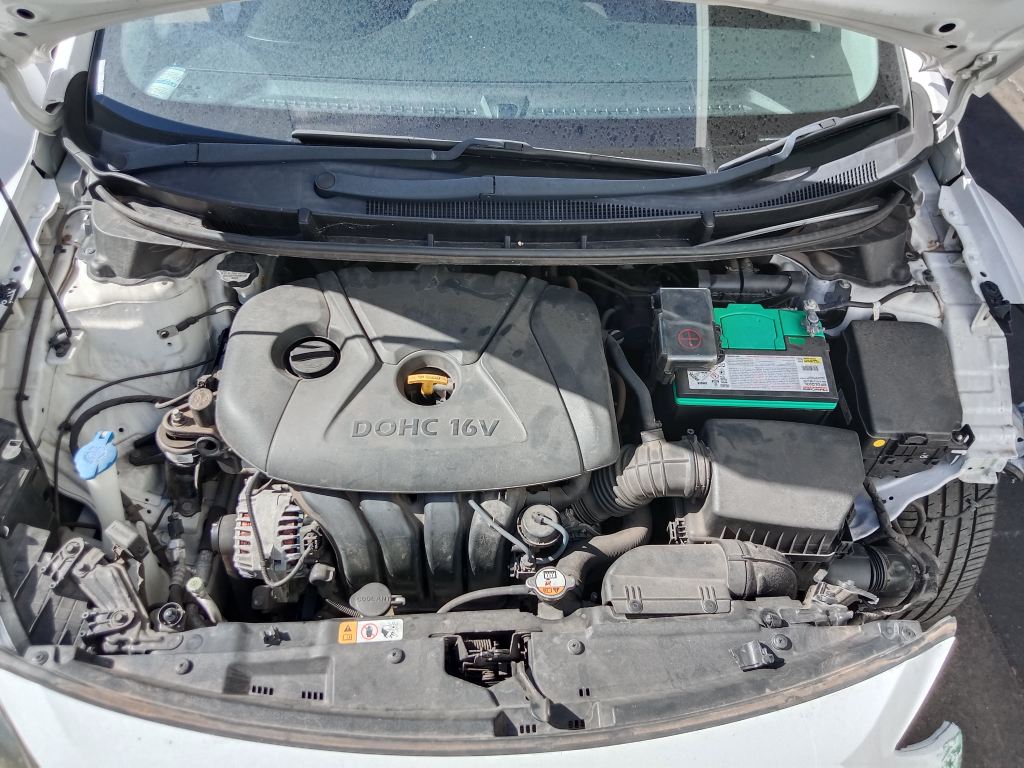 P5755 - Hyundai i30 2014 White Wrecking - Image 3