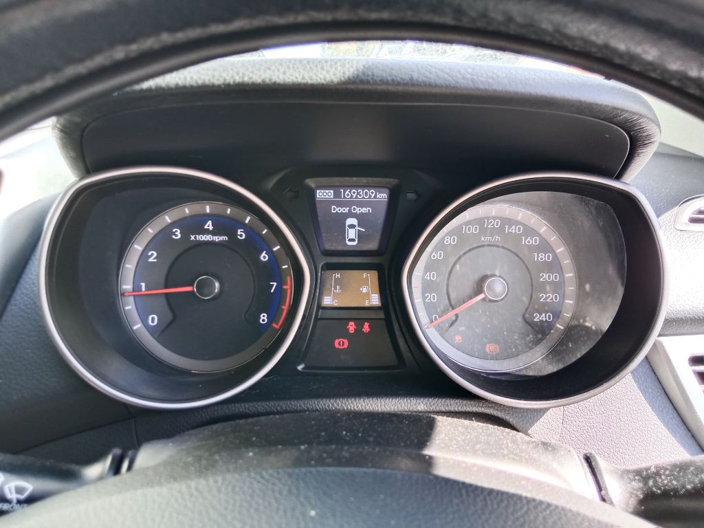 P5755 - Hyundai i30 2014 White Wrecking - Image 6