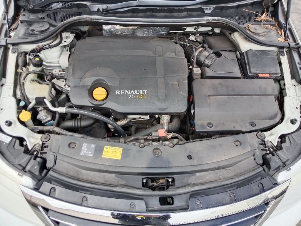 P5758 - Renault latitude 2011 sedan White Wrecking - Image 4