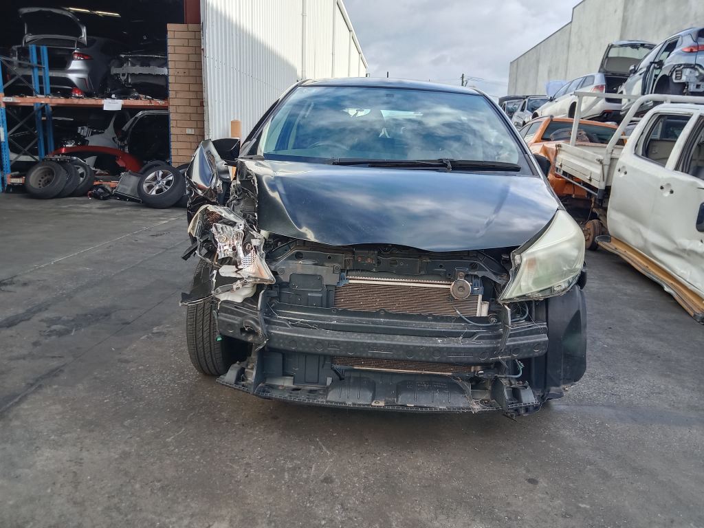 P5761 - Toyota Yaris 2013 Black Wrecking
