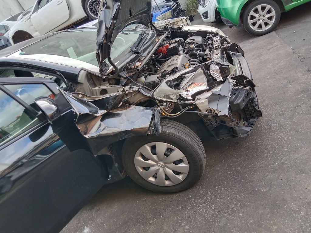 P5761 - Toyota Yaris 2013 Black Wrecking - Image 2