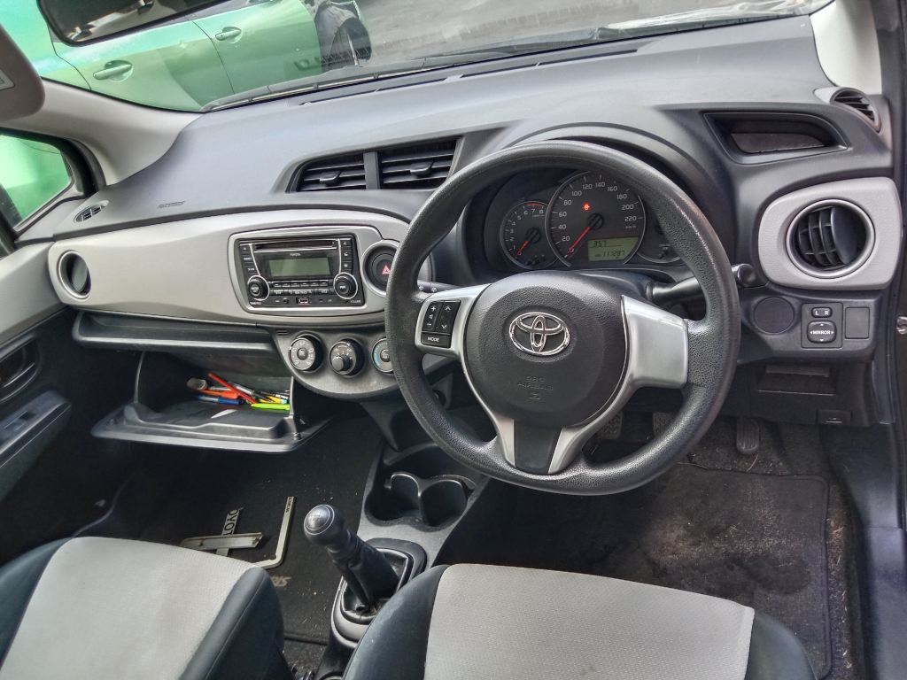 P5761 - Toyota Yaris 2013 Black Wrecking - Image 6
