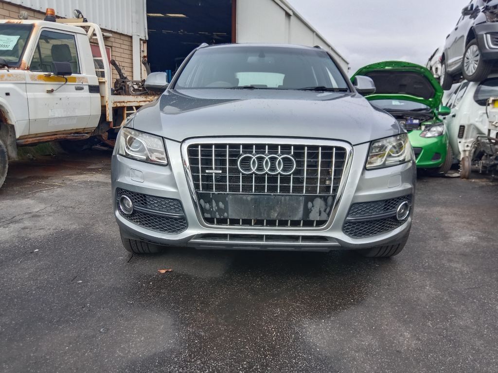 P5762 - Audi Q5 2009 Grey Wrecking