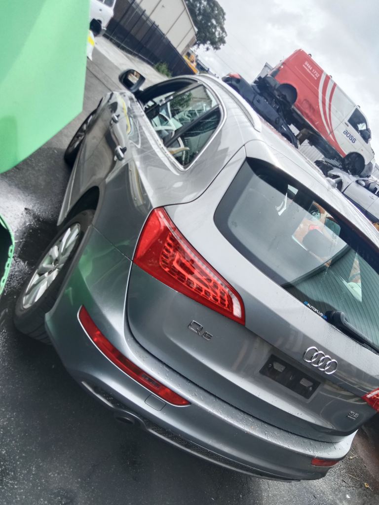 P5762 - Audi Q5 2009 Grey Wrecking - Image 10