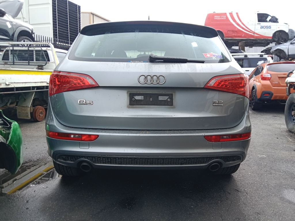 P5762 - Audi Q5 2009 Grey Wrecking - Image 11
