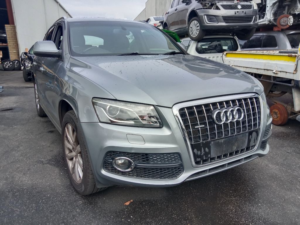 P5762 - Audi Q5 2009 Grey Wrecking - Image 15