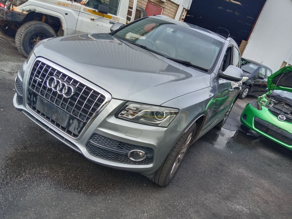 P5762 - Audi Q5 2009 Grey Wrecking - Image 16