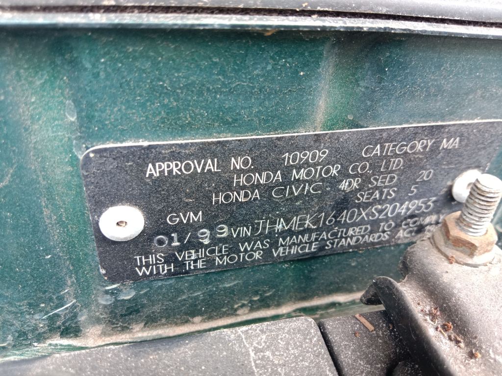 P5766 - Honda Civic 1999 Green Wrecking - Image 3