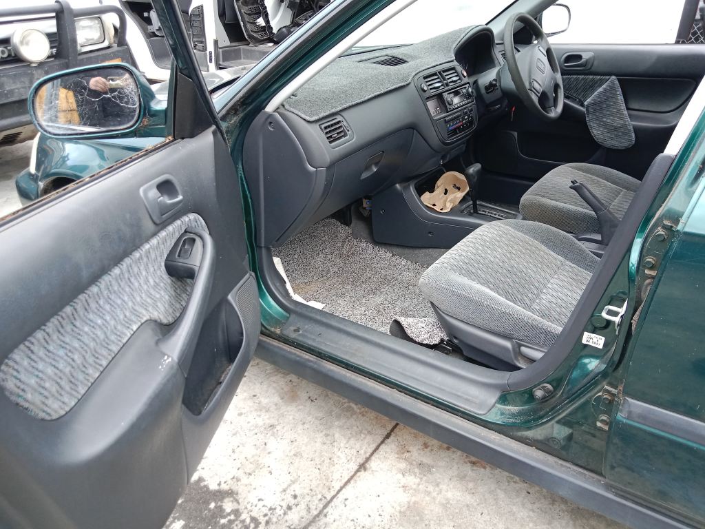 P5766 - Honda Civic 1999 Green Wrecking - Image 5