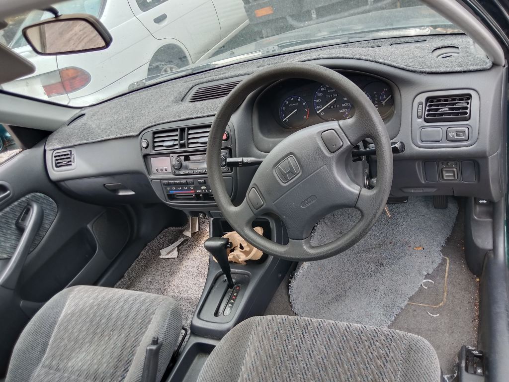 P5766 - Honda Civic 1999 Green Wrecking - Image 10
