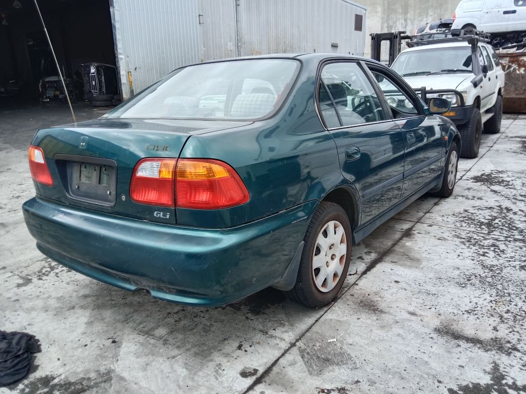 P5766 - Honda Civic 1999 Green Wrecking - Image 14