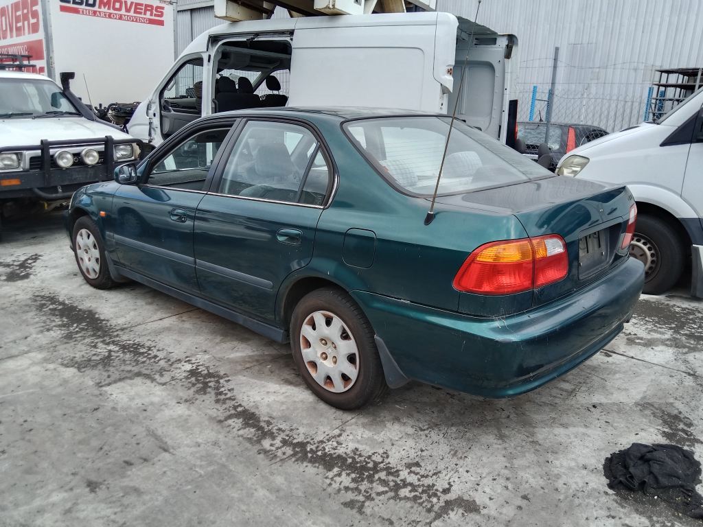 P5766 - Honda Civic 1999 Green Wrecking - Image 15