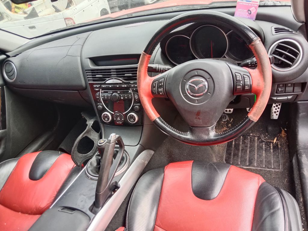 P5767 - Mazda RX-8 2003 Red Wrecking - Image 7