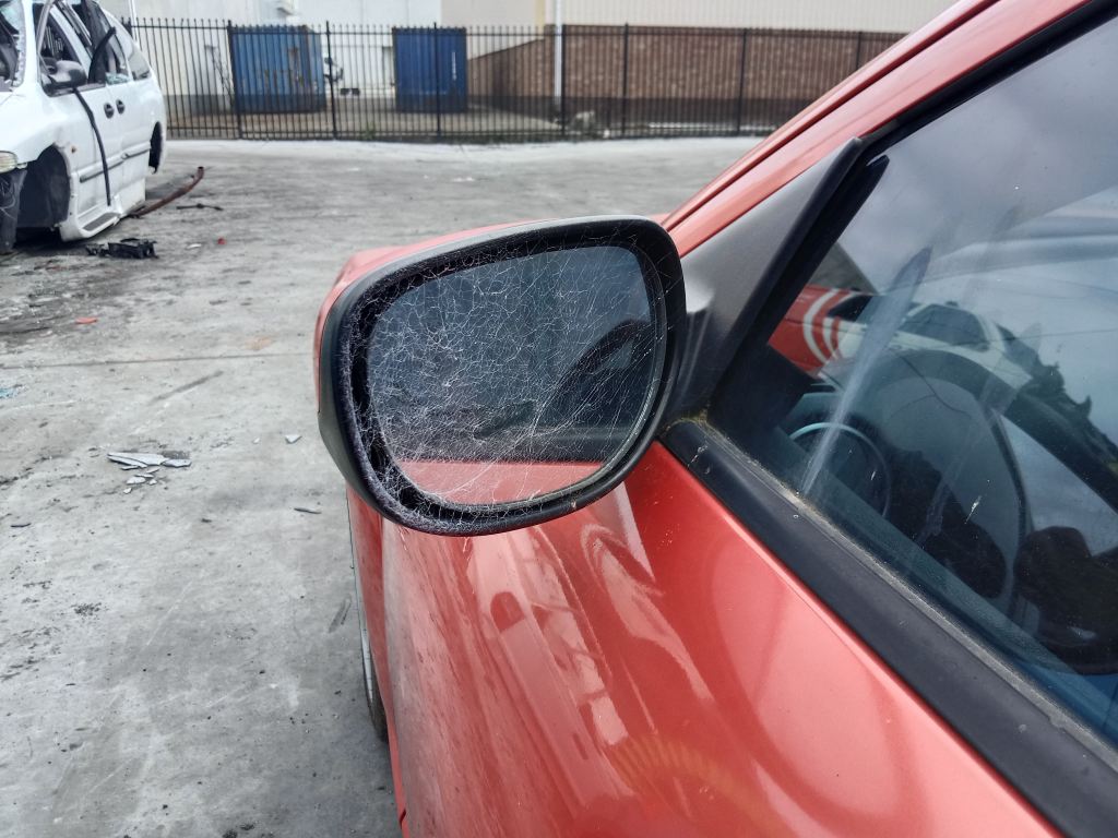 P5767 - Mazda RX-8 2003 Red Wrecking - Image 11