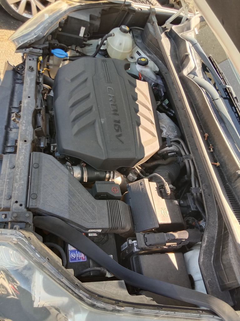 P5774 - Kia Sportage 2019 White Wrecking - Image 3