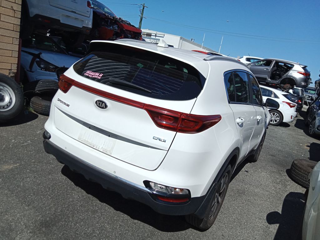 P5774 - Kia Sportage 2019 White Wrecking - Image 12