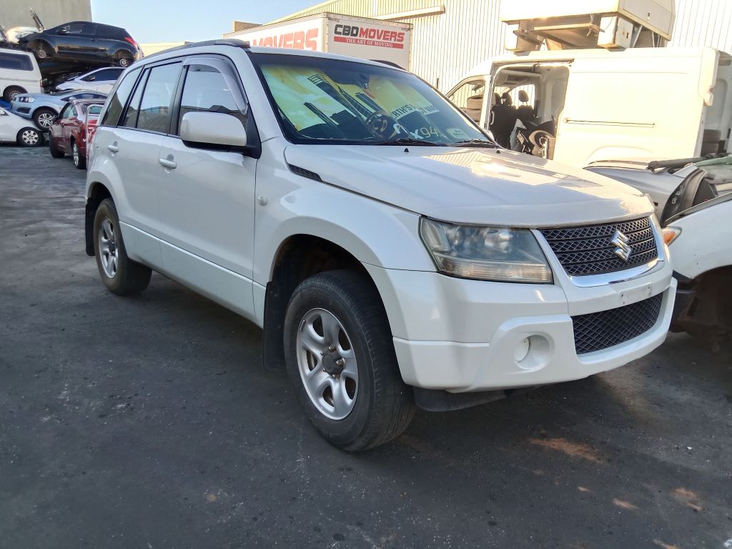 P5777 - Suzuki Grand Vitara 2009 White Wrecking
